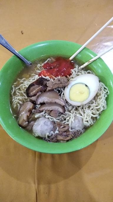 MIE AYAM JAMUR SPECIAL & AYAM PENYET HASAN S