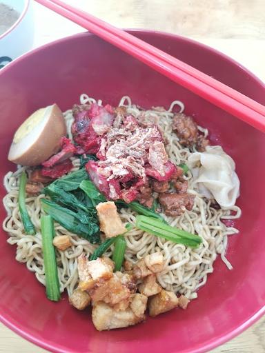 MIE PANGSIT LAOTA