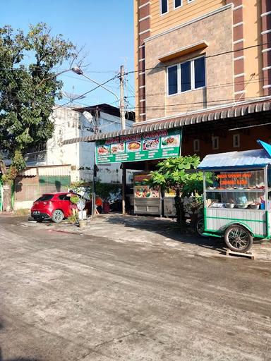 AYAM PENYET CAHAYA