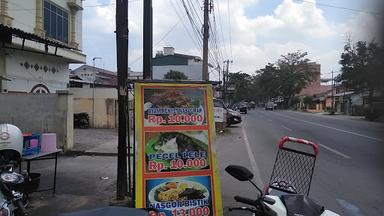 AYAM PENYET NASI URAP