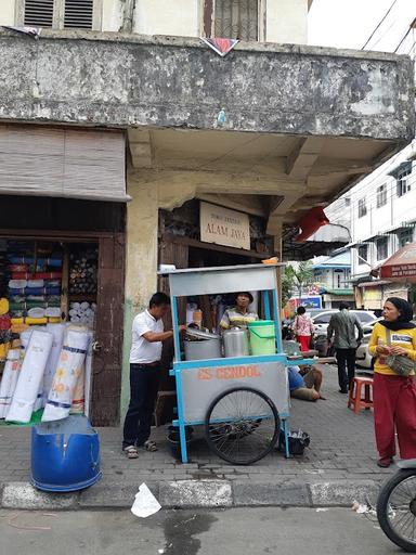 ES CENDOL PAJAK IKAN LAMA