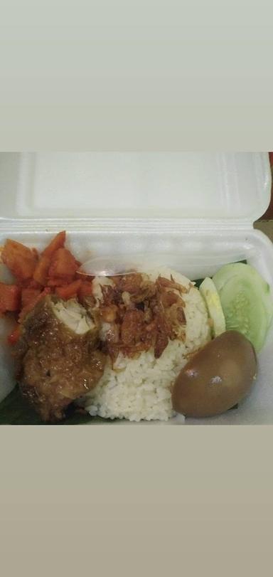 NASI AYAM & KWETIAU ALIEN