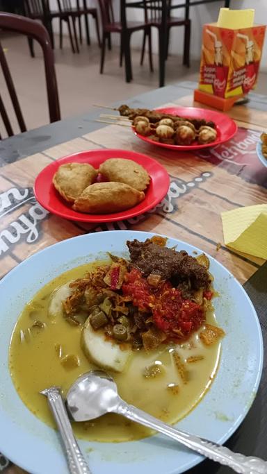 WARUNG NASI GURIH TENDA BIRU MONA / NENEK