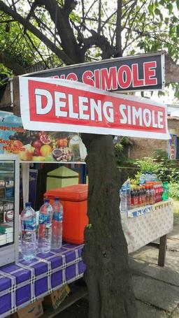 Photo's Es Kelapa Muda & Soft Drinks Deleng Simole