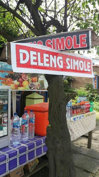 ES KELAPA MUDA & SOFT DRINKS DELENG SIMOLE