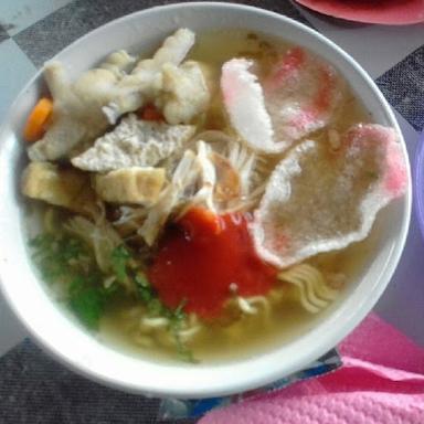 WARUNG MIE SOP KAK RIKA