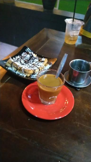 WARUNG KOPI ITEUNG