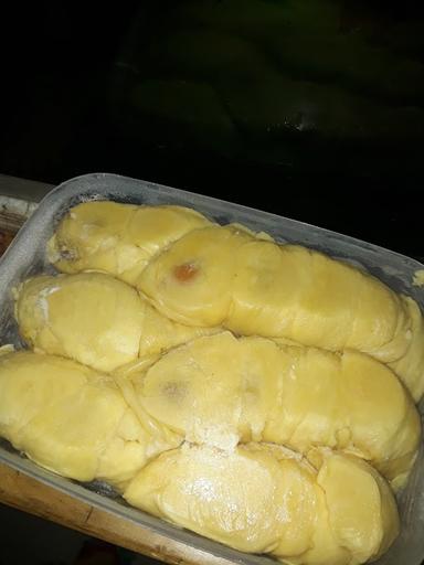 PANCAKE DURIAN TOHIR