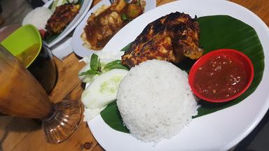 WARUNG LESEHAN DEDARI