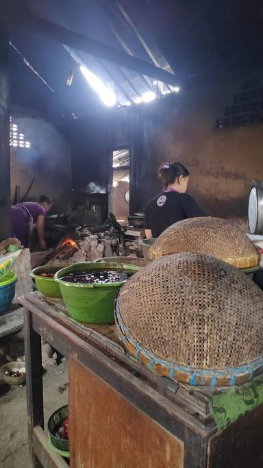 WARUNG NASI PEDAS BU SOSRO