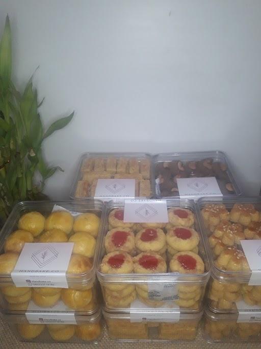 HANDBAKE.CO (FOOD CATERING AND COOKIES)