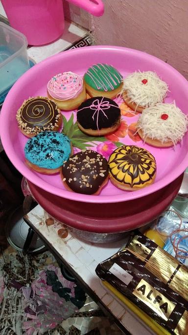 TOEN'S DONUTS