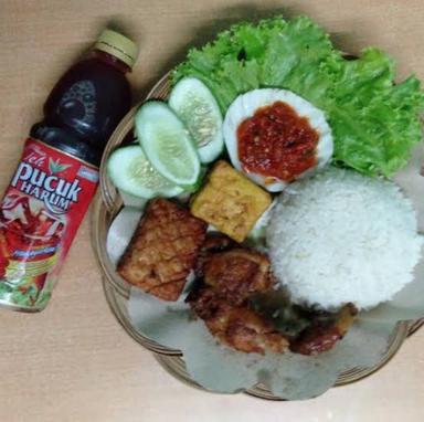 ANEKA NASI TEMPONG GUMITIR