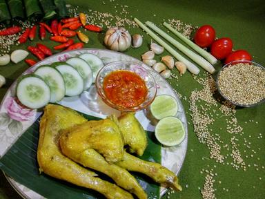 AYAM UNGKEP SOEROBOYO