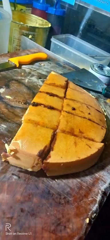 MARTABAK TERANG BULAN BOGASARI BANDUNG CABANG MENGANTI