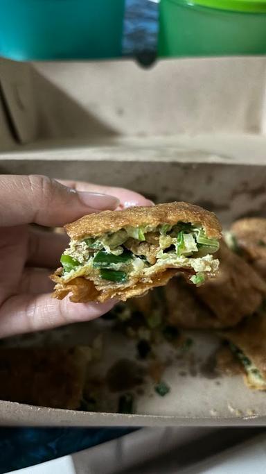 DEPOT MIE JAKARTA, TERANG BULAN, DAN MARTABAK TELOR