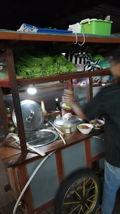 MIE AYAM SOLO SUKSES