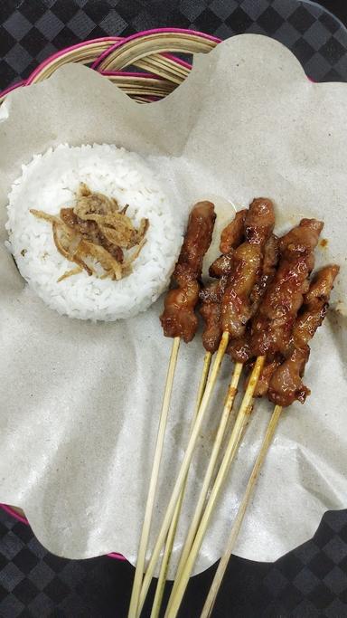 WARUNG MADE - SATE BUMBU MERAH