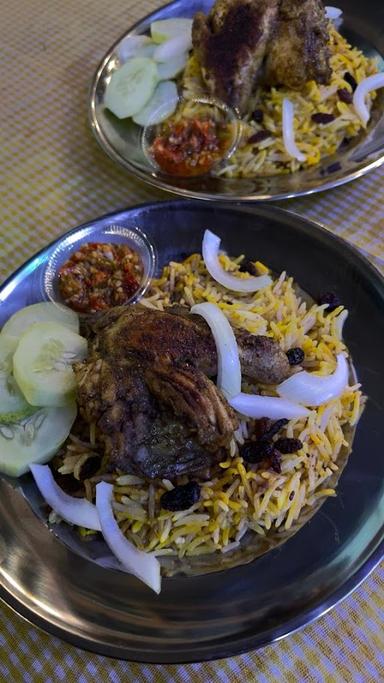 MIE ACEH DAN NASI BRIYANI DHAPU TARI ACEH FOOD & ARABIAN FOOD