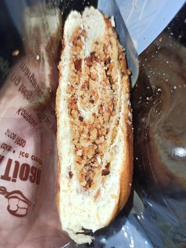 GEROBAK ROTI TAN EK TJOAN (ROTI LEGENDARIS JAKARTA)