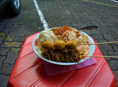 BUBUR AYAM BAHARI MENTENG