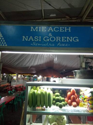 MIE ACEH DAN NASI GORENG