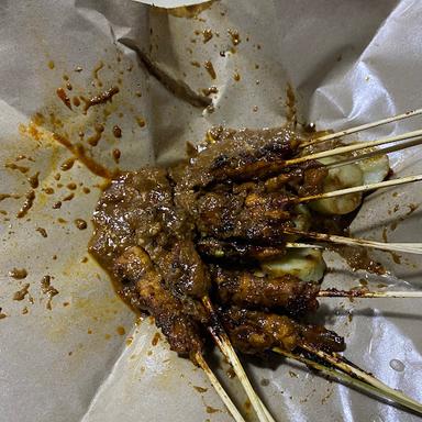 SATE AYAM DEPAN MENTENG SQUARE