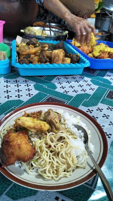 WARUNG NASI PECEL DAN UDUK