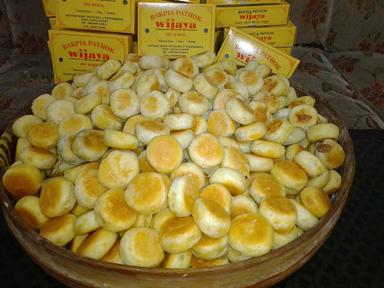 BAKPIA WIJAYA BATIKAN BARU (ꦧꦏꦥꦪꦮꦗꦪꦧꦠꦏꦤꦧꦫ)