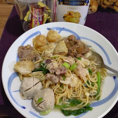 BAKSO PAK SADIYE TAMSIS