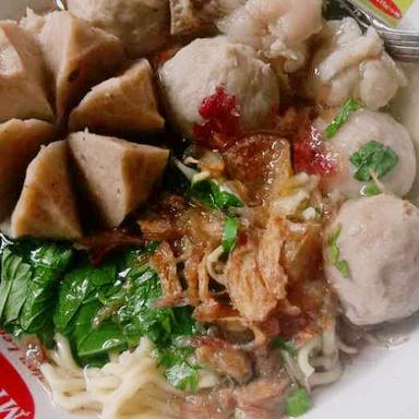 BAKSO URAT DAN MIE AYAM RIZKI 1