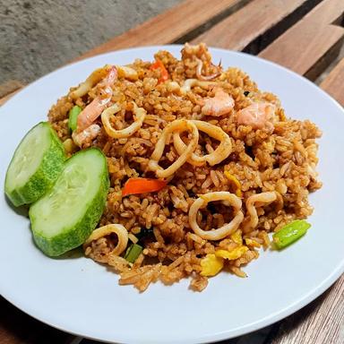 KWETIAU DAN NASI GORENG MAKJOSS