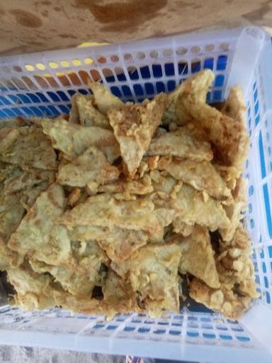 SOTI AYAM DAN SOTO SAPI