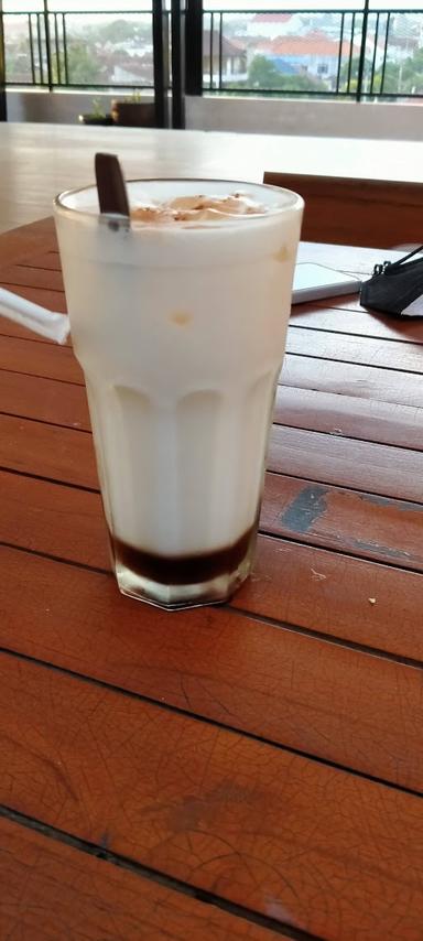 TFP KOPI WARUNG PASAR PRAWIROTAMAN