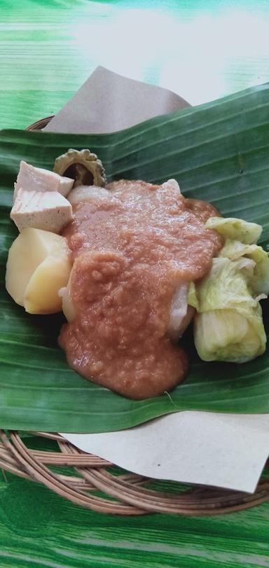 WARUNG SIOMAY DAN PEMPEK RISKA SARI