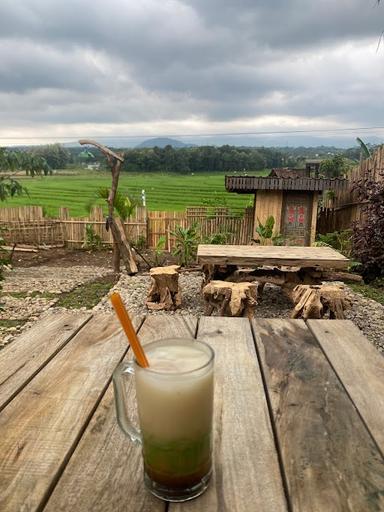 ANGKRINGAN CENDOL WOLU