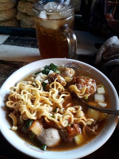 BAKSO GOYANG LIDAH PASAR MIJEN