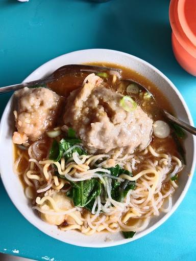 MIE AYAM & BAKSO AUREL