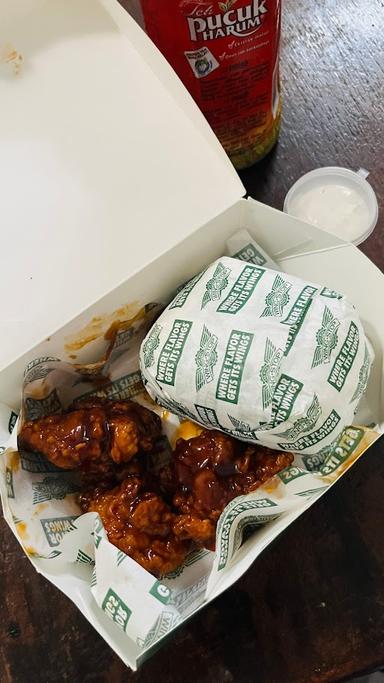 WINGSTOP STASIUN TAWANG