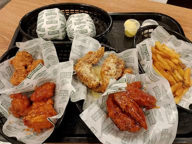 WINGSTOP STASIUN TAWANG