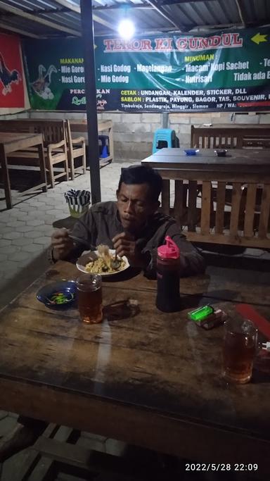 BAKMI DAN NASGOR  TEROR  KI GUNDUL