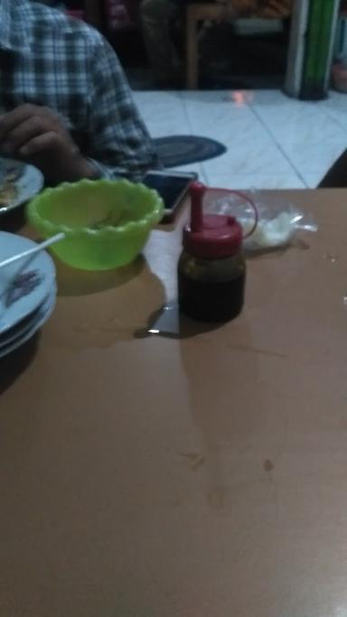 BAKMI JOWO MBAK TRI