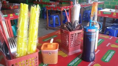 BAKSO & MIE AYAM JAKA