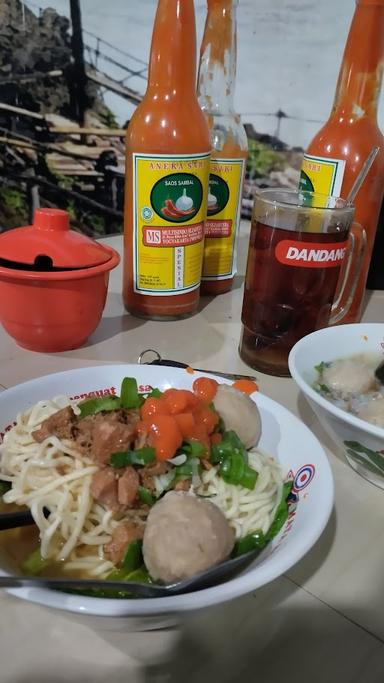 BAKSO & MIE AYAM JAKA