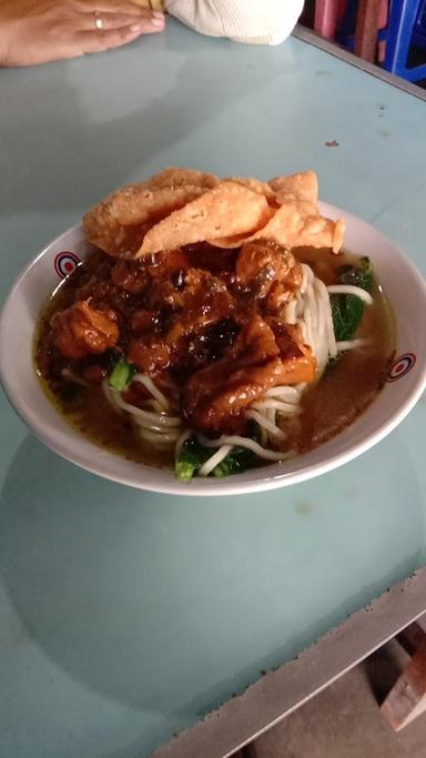 BAKSO & MIE AYAM WIRO