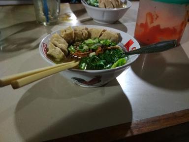 BAKSO PANJANG & MIE AYAM TRESNO ROSO