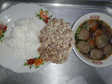 BAKSO JENGGOT SARWOGADUNG