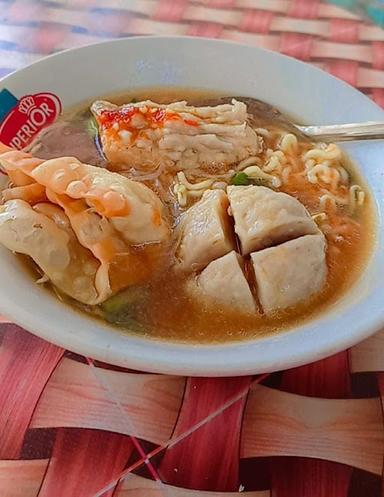 BAKSO & MIE AYAM MALANG