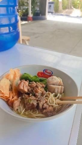 BAKSO & MIE AYAM MALANG