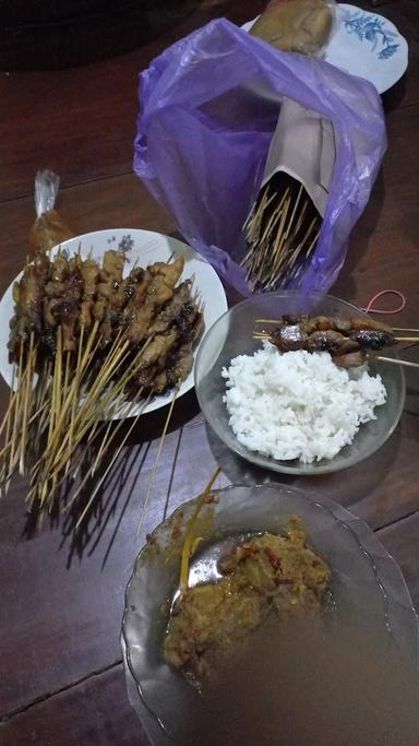 SATE AYAM PUTU MBAH NIAT